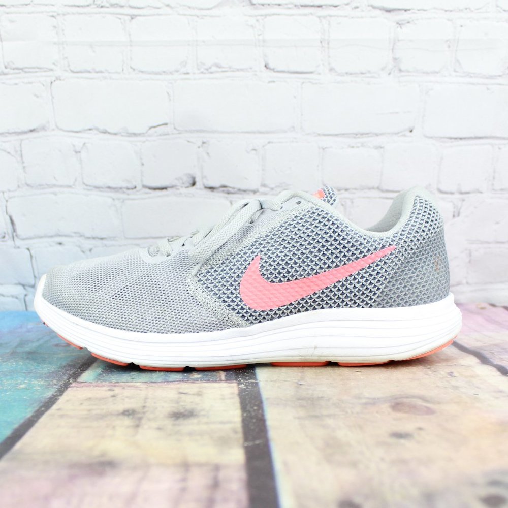 NIKE Revolution 3 Athletic Sneakers Shoes Size 9 W - Picture 1 of 9